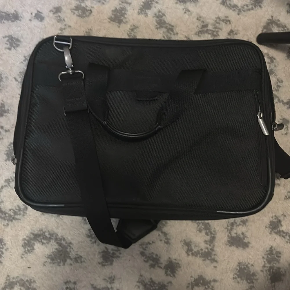 Targus black laptop carry case travel bag 16